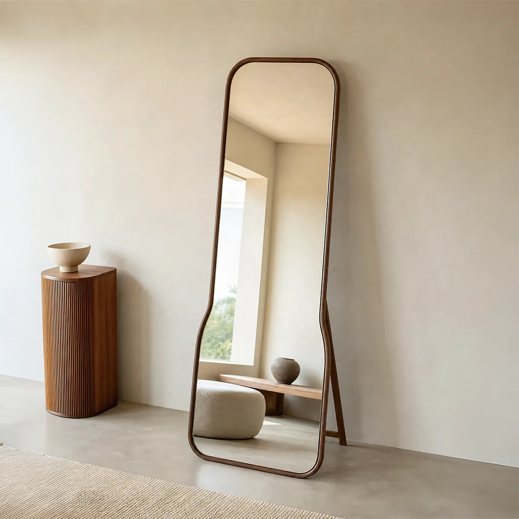 The Due Mirror